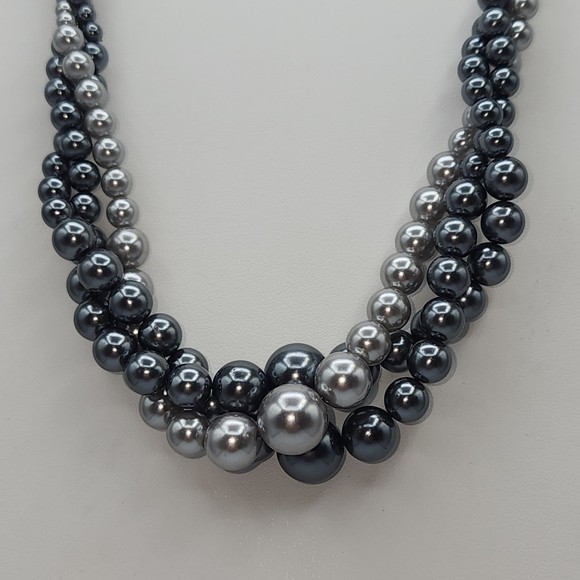 RMN Necklace  Silver Pewter Faux Pearls Three Strand Twist Graduated 18-21" - Picture 2 of 5